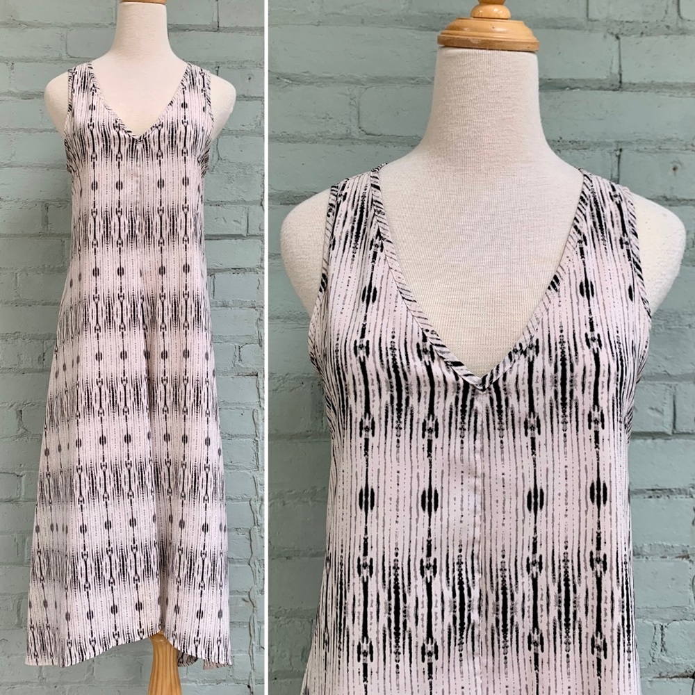 Sleeveless Print Midi Dress in Black and Cream